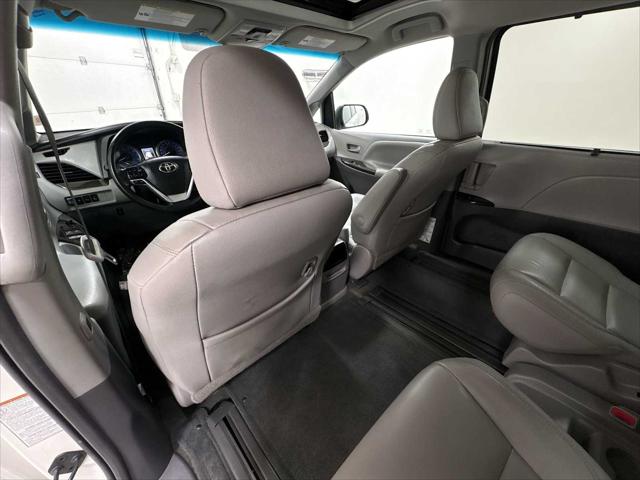 2015 Toyota Sienna XLE 8 Passenger