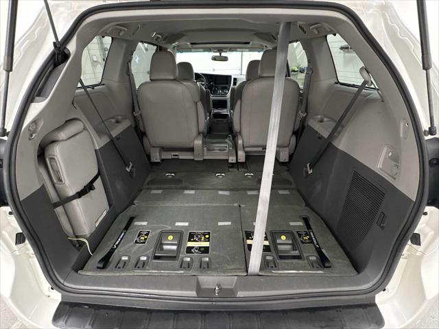 2015 Toyota Sienna XLE 8 Passenger