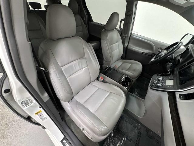 2015 Toyota Sienna XLE 8 Passenger