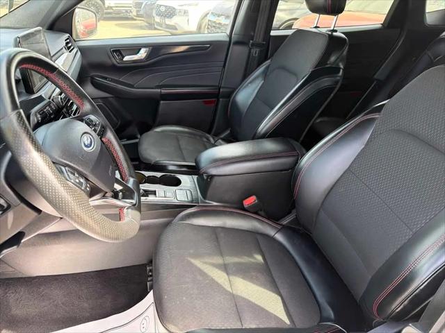 2025 Ford Escape ST-Line Select
