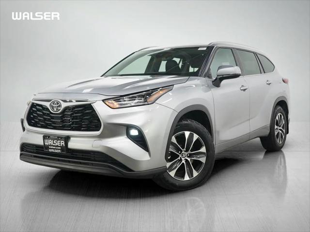 2024 Toyota Highlander XLE for sale in Burnsville, MN