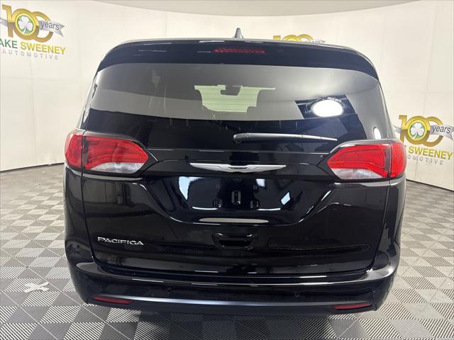 2027 Chrysler Pacifica LX