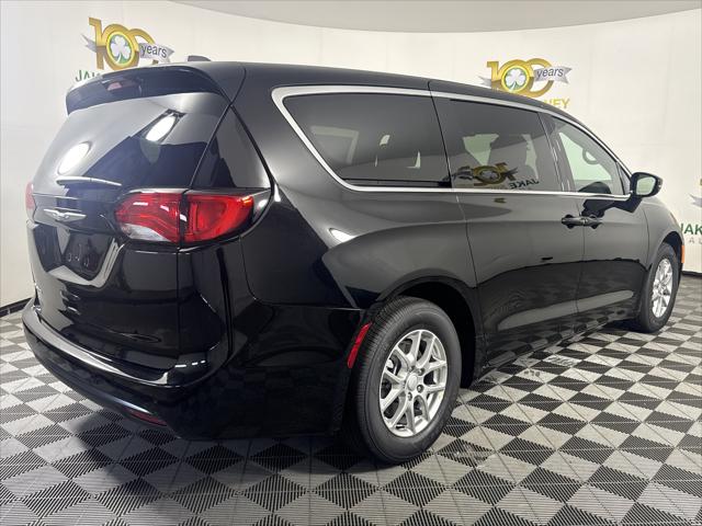 2027 Chrysler Pacifica LX