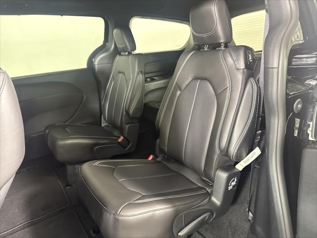 2027 Chrysler Pacifica LX