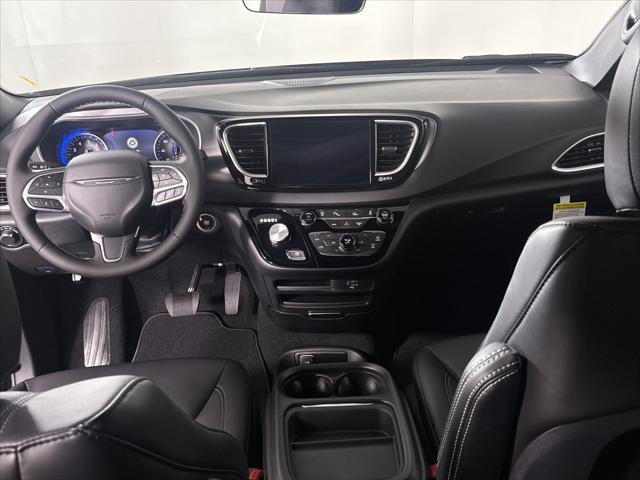 2027 Chrysler Pacifica LX