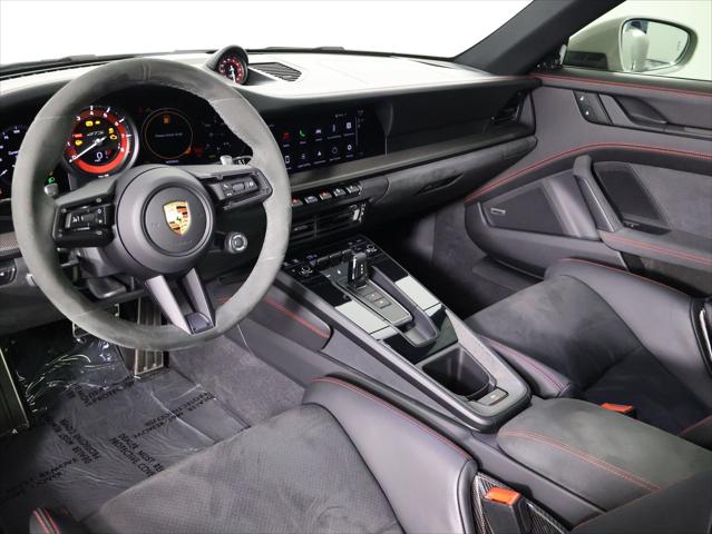 2022 Porsche 911 Carrera 4 GTS