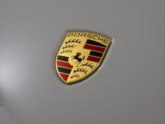 2022 Porsche 911 Carrera 4 GTS