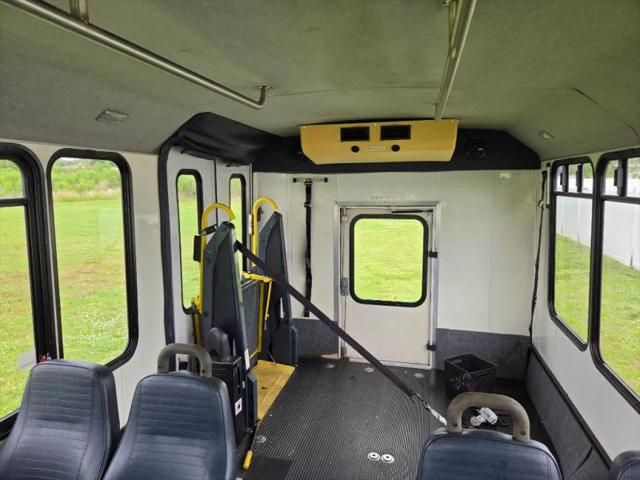 2012 Ford E-350 Cutaway Base
