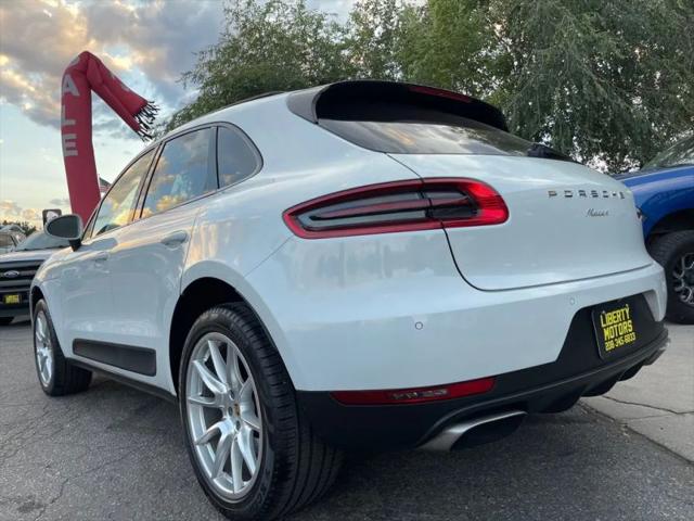 2017 Porsche Macan Base