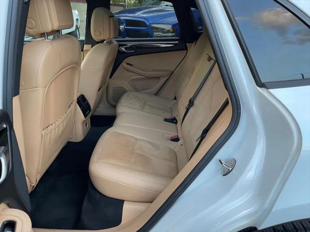2017 Porsche Macan Base