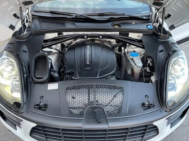 2017 Porsche Macan Base
