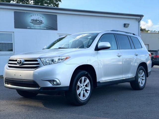2013 Toyota Highlander SE V6 for sale in Middleboro, MA