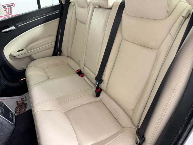 2017 Chrysler 300 Limited AWD