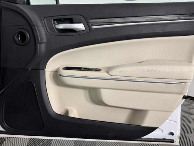 2017 Chrysler 300 Limited AWD
