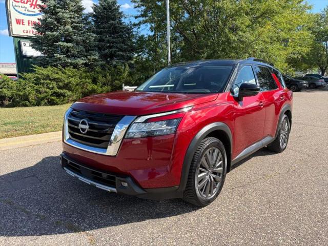 2022 Nissan Pathfinder SL 2WD for sale in Burnsville, MN