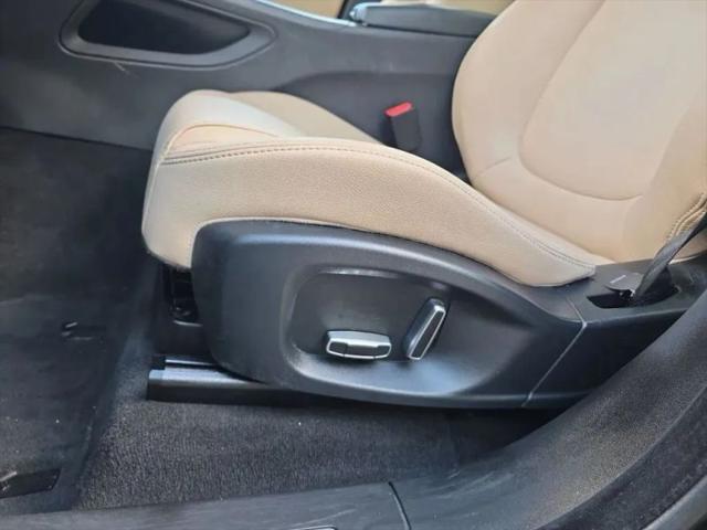 2019 Jaguar F-PACE 25t Premium