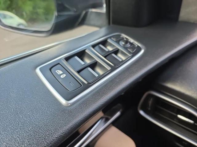 2019 Jaguar F-PACE 25t Premium