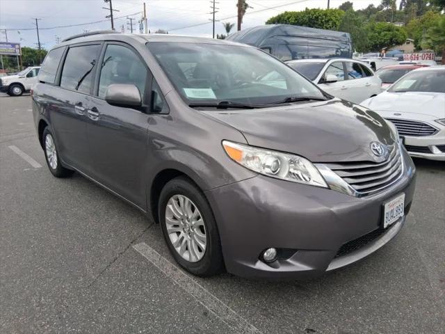 2017 Toyota Sienna XLE 8 Passenger for sale in Los Angeles, CA