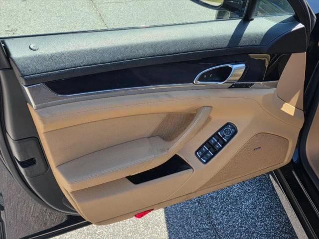 2016 Porsche Panamera Edition