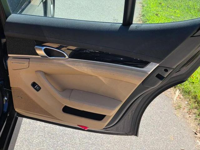 2016 Porsche Panamera Edition