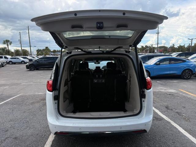 2017 Chrysler Pacifica Touring-L
