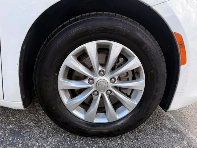 2017 Chrysler Pacifica Touring-L