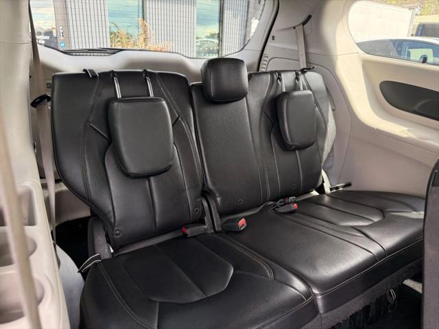 2017 Chrysler Pacifica Touring-L