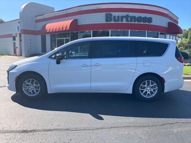 2027 Chrysler Pacifica PACIFICA SELECT