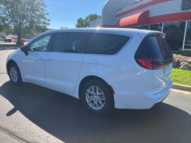 2027 Chrysler Pacifica PACIFICA SELECT