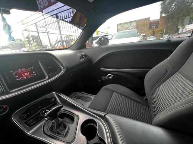 2016 Dodge Challenger SXT