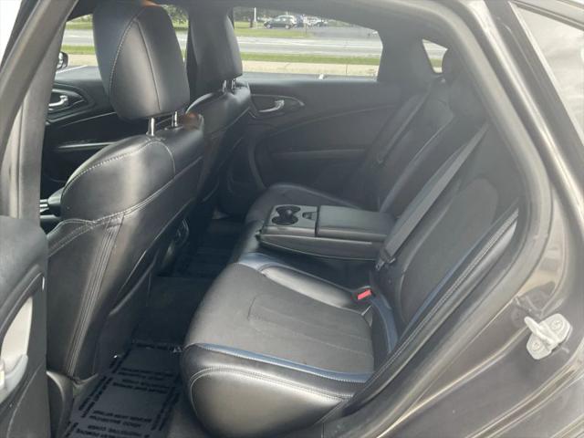 2015 Chrysler 200 S