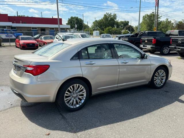 2013 Chrysler 200 Limited