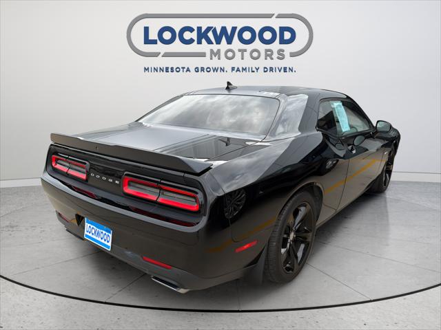 2016 Dodge Challenger R/T Shaker