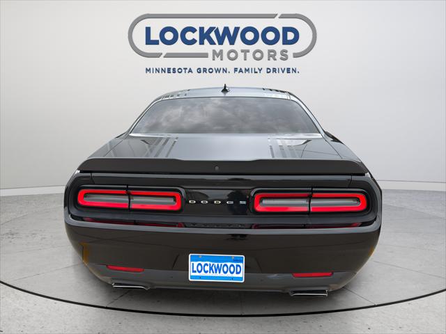 2016 Dodge Challenger R/T Shaker