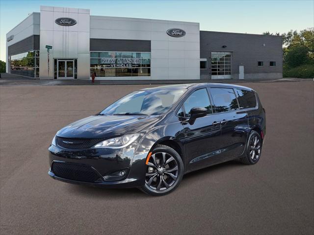 2019 Chrysler Pacifica Touring Plus for sale in Ferndale, MI