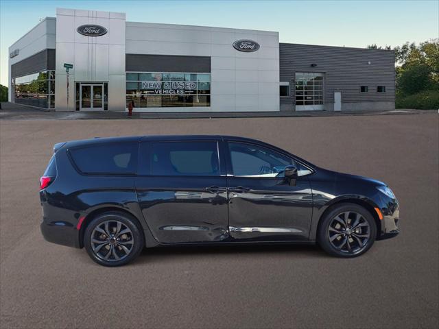 2019 Chrysler Pacifica Touring Plus