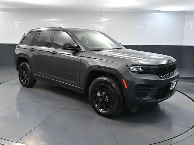 2024 Jeep Grand Cherokee Altitude 4x4 for sale in Forest Lake, MN