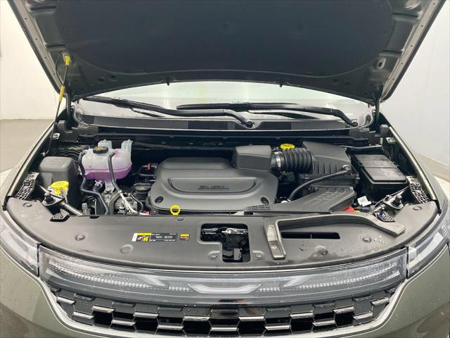 2027 Chrysler Pacifica Limited AWD