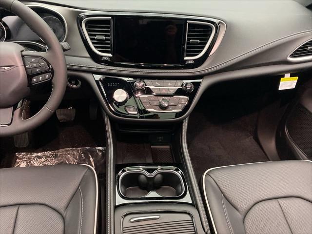 2027 Chrysler Pacifica Limited AWD