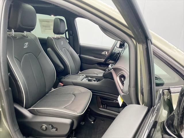 2027 Chrysler Pacifica Limited AWD