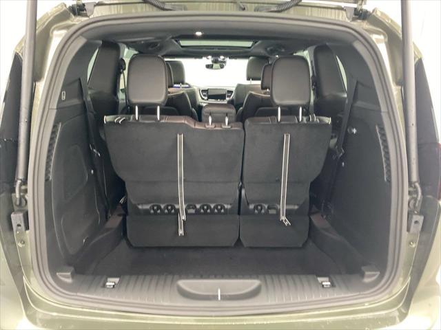 2027 Chrysler Pacifica Limited AWD