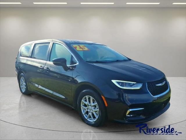 2025 Chrysler Pacifica Select for sale in New Bern, NC