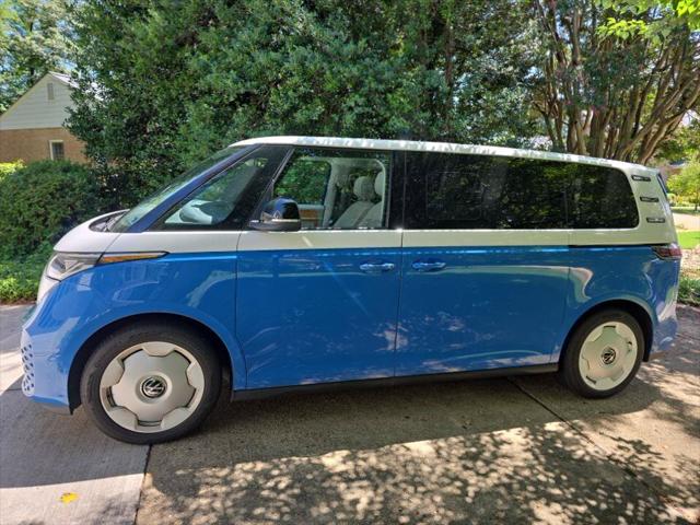 2025 Volkswagen ID. Buzz 1st Edition with 4MOTION 2025 Volkswagen ID. Buzz 1st Edition with 4MOTION