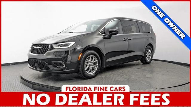 2023 Chrysler Pacifica Touring for sale in Miami, FL