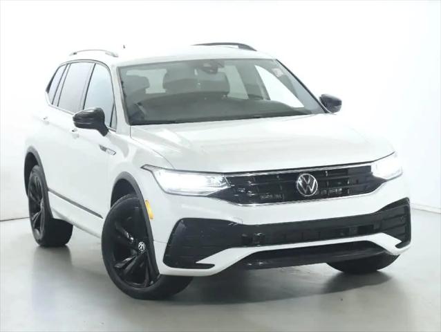 2023 Volkswagen Tiguan 2.0T SE R-Line Black for sale in Brunswick, OH