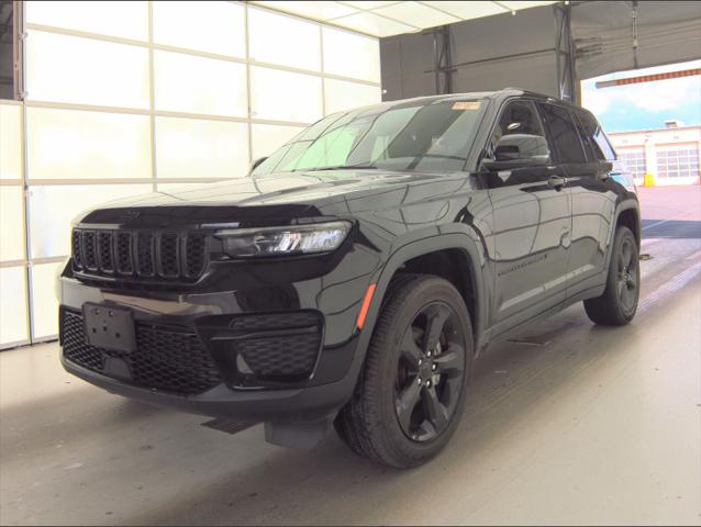 Used 2023 Jeep Grand Cherokee Altitude 4x4 For Sale in Olive Branch, MS