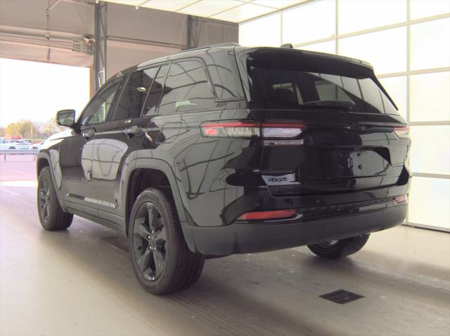 Used 2023 Jeep Grand Cherokee Altitude 4x4 For Sale in Olive Branch, MS