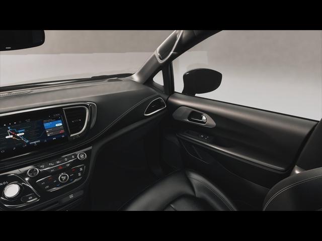 2027 Chrysler Pacifica Select AWD