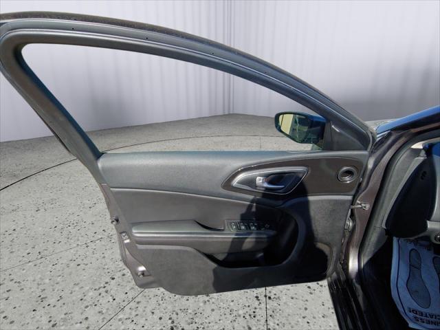 2015 Chrysler 200 C