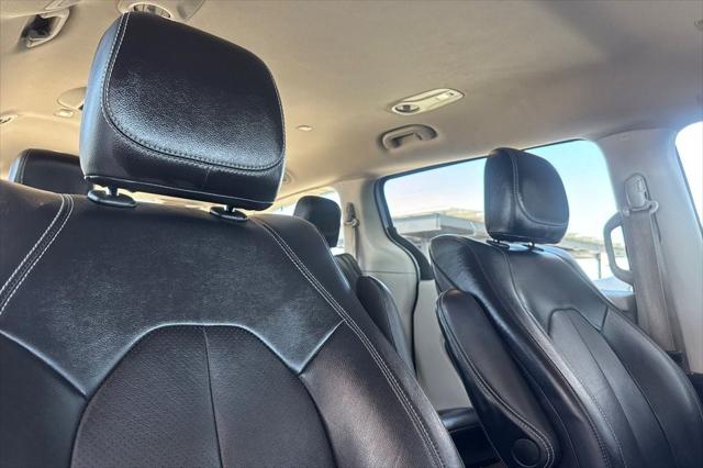 2022 Chrysler Pacifica Touring L